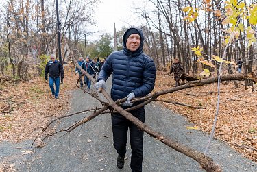 Навели порядок в парке «Березка»